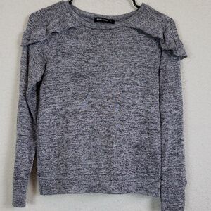3/$15 Beau tissu long sleeve with ruffled shoulder